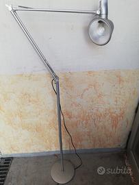 lampada da terra posizionabile