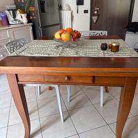 Tavolo da pranzo in legno