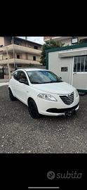 Lancia ypsilon allestimento elefantino