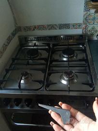 Piano cottura a gas con forno