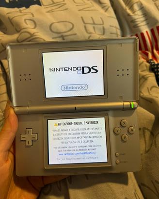 Nintendo DS lite silver