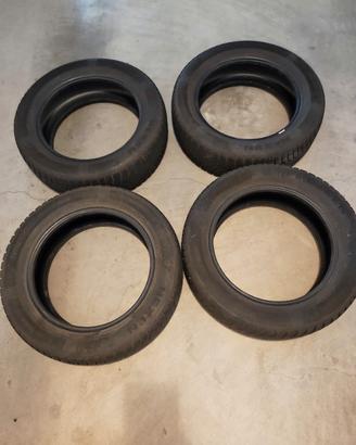 4 GOMME 215/60 R 17 NEXEN