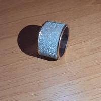 Anello brillantinato