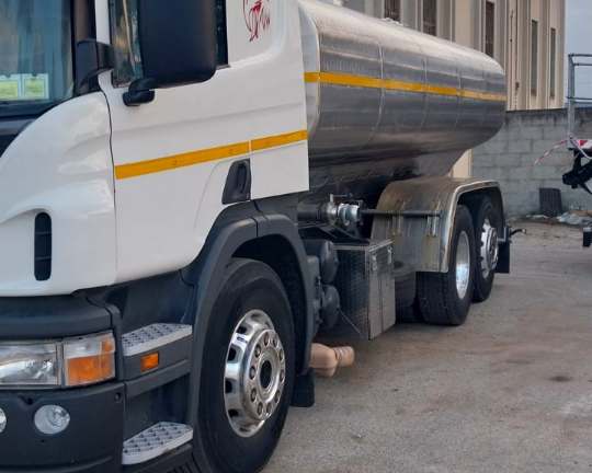 Scania p420 cisterna