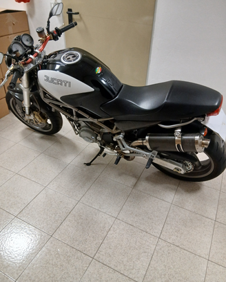 Ducati Monster 900