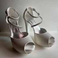Scarpe bianche da sposa