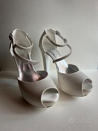Scarpe bianche da sposa
