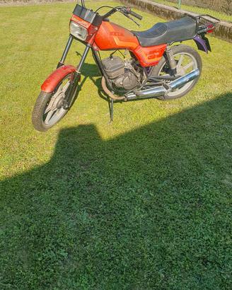 Beta 125 custom da modificare per campi