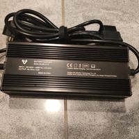 Caricabatterie originale NIU per scooter elettrico