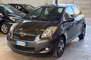 Toyota Yaris 1.0 5 porte Sol