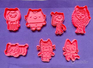 7 formine Gabby dollhouse 