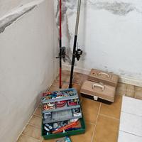 Tre cassette pesca/due canne