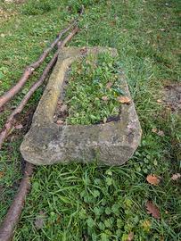 vasca antica giardino