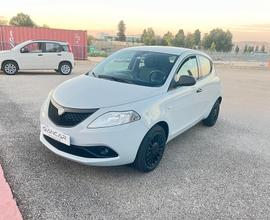 Lancia Ypsilon 1.0 FireFly 5 porte S&S Hybrid Ecoc