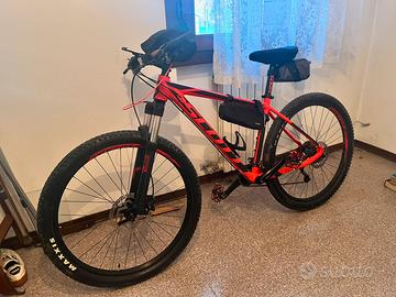 MTB Scott Scale 770 rossa