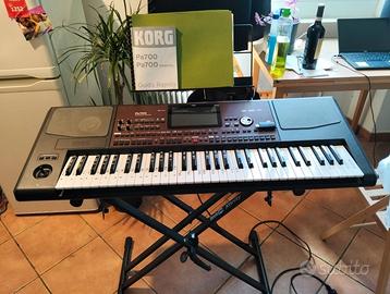 Tastiera Korg Pa 700 perfetta con stand