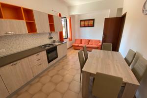 Trilocale con giardino a due passi dal mare