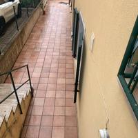Appartamento con ingresso indipendente e corte