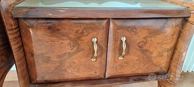 Como' e due comodini