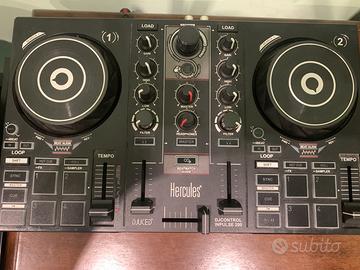 CONSOLE DA DJ CON CUFFIE