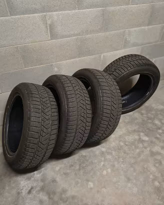  Pneumatici invernali Pirelli 