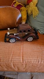 Modellino macchina d'epoca in legno