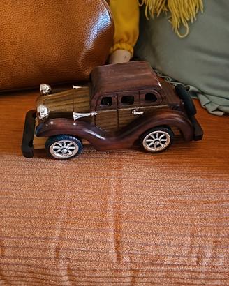 Modellino macchina d'epoca in legno