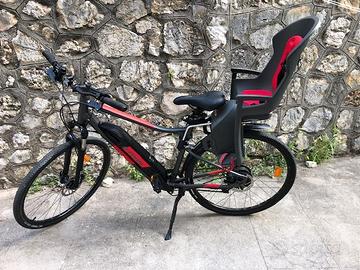 bici elettrica prarticamente nuova con seggiolino