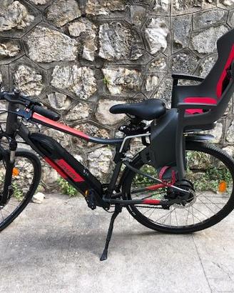 bici elettrica prarticamente nuova con seggiolino