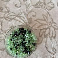 Set perline verdi e nere