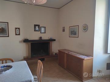 Appartamenti su 2 piani in via dietro San Rocco