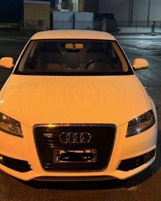 Audi a3 2.0 TDI 140cv S-LINE AMBITION neopatentati