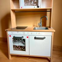 Cucinetta ikea + lavagnetta giocattolo