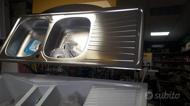 lavello a due vasche in acciaio