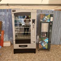 Coppia distributori snack bevande e caffè