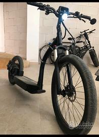 Monopattino GRAVITY scooter elettrico