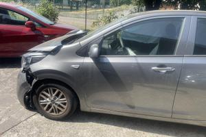 Kia Picanto  Incidentata
