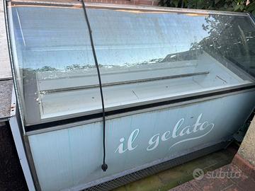 Vetrina tipo gelateria