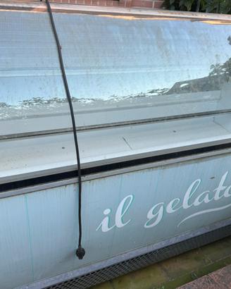 Vetrina tipo gelateria