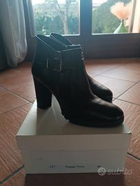 Stivaletto con tacco