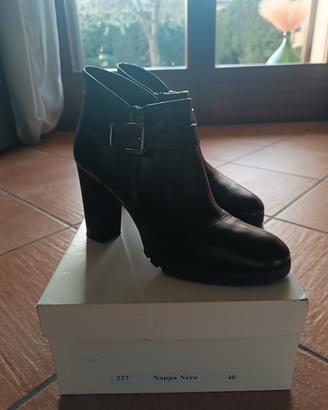 Stivaletto con tacco