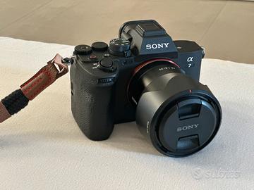 Sony Alpha 7 IV macchina fotografica + sony 35mm