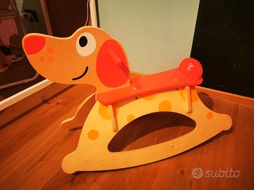 Cagnolino a dondolo rosso e naturale Hape Toys