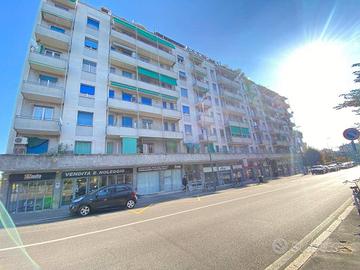 Box / Garage di 13 m² a Milano