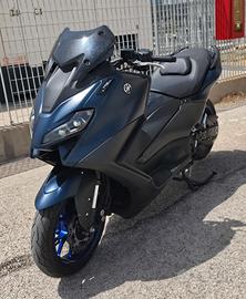 Yamaha Tmax 560