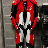 Tuta in pelle per moto da strada