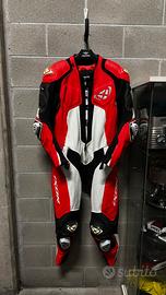 Tuta in pelle per moto da strada