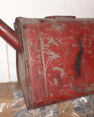 Tanica anni 50 per olio/benzina e caricabatteria