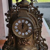 Orologio da camino in bronzo e ottone