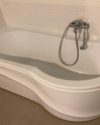 Vasca da bagno Hafro Gamma SX con telaio